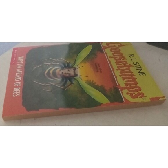 R.L. Stine's Goosebumps Why I'm Afraid Of Bees - Picture 4 of 8